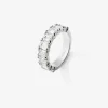 Alianza de media ca&ntilde;a de oro blanco de 18K con 9 diamantes en talla esmeralda con un total de 3,81 cts