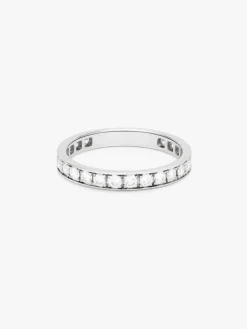 Alianza entera de oro blanco de 18K con 25 diamantes en talla brillante con un total de 1,37 cts