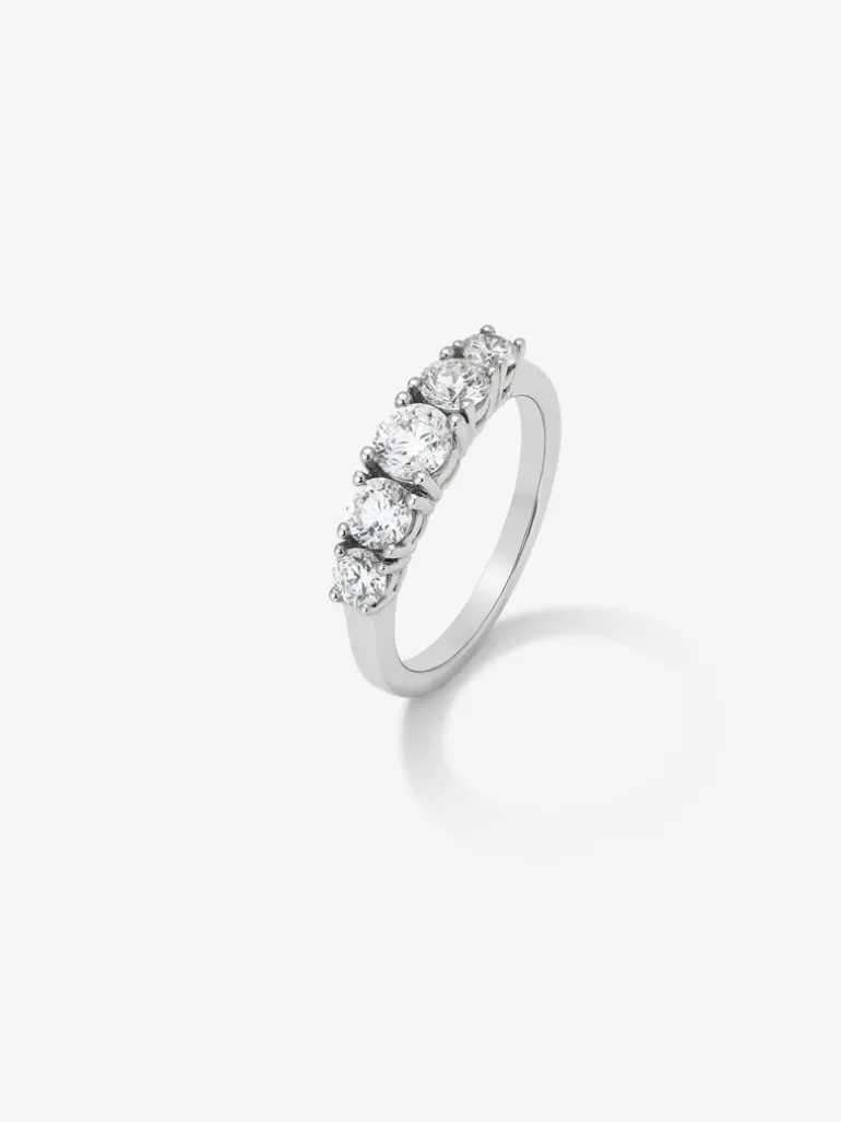 Anillo cinquillo de oro blanco de 18K con 5 diamantes en talla brillante con un total de 1,2 cts