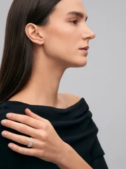 Anillo de oro amarillo de 18K con 22 diamantes en talla brillante con un total de 2,08 cts