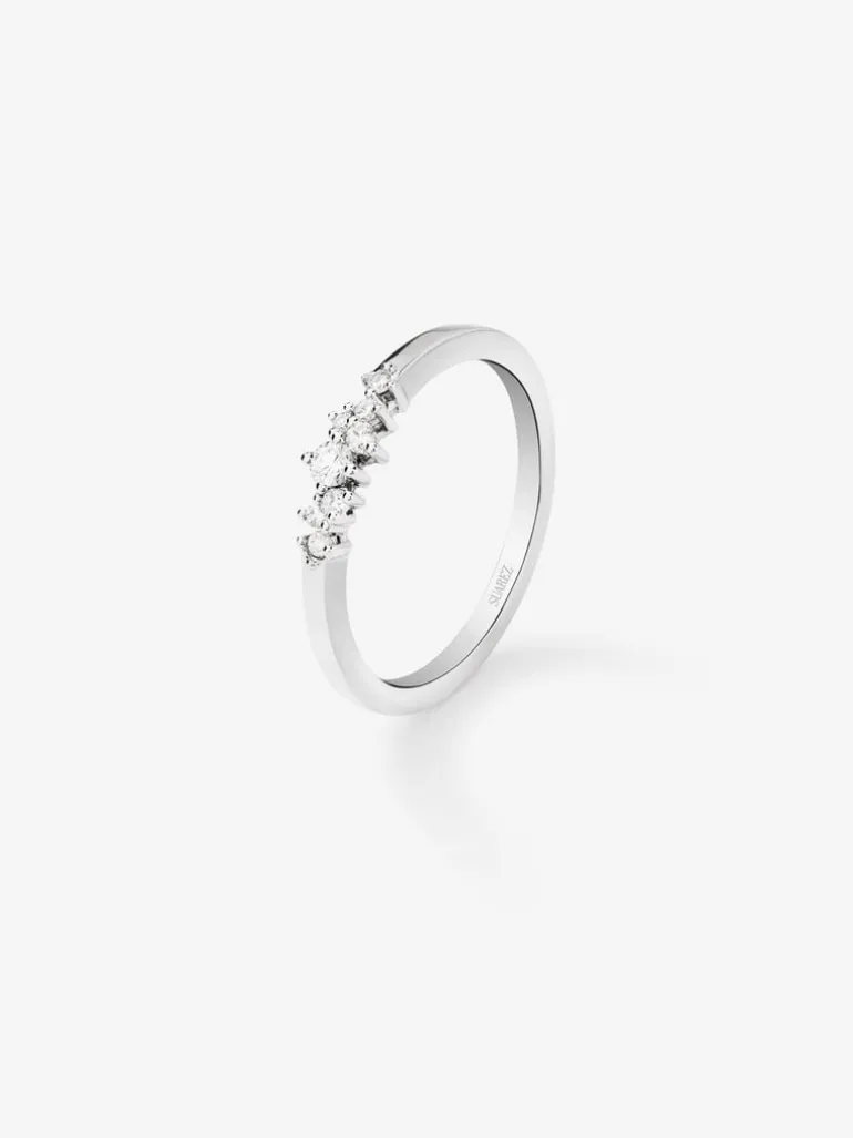 Anillo de oro blanco de 18K con 8 diamantes en talla brillante con un total de 0,1 cts