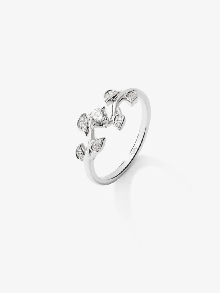 Anillo de oro blanco de 18K con 13 diamantes en talla brillante con un total de 0,19 cts