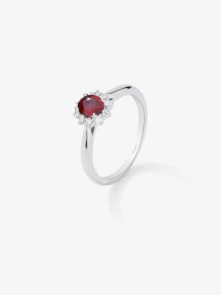 Anillo de oro blanco de 18K con rub&iacute; 0,45 cts y diamantes 0,2 cts
