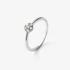 Anillo de oro blanco de 18K con roseta de 6 diamantes en talla brillante con un total de 0,17 cts