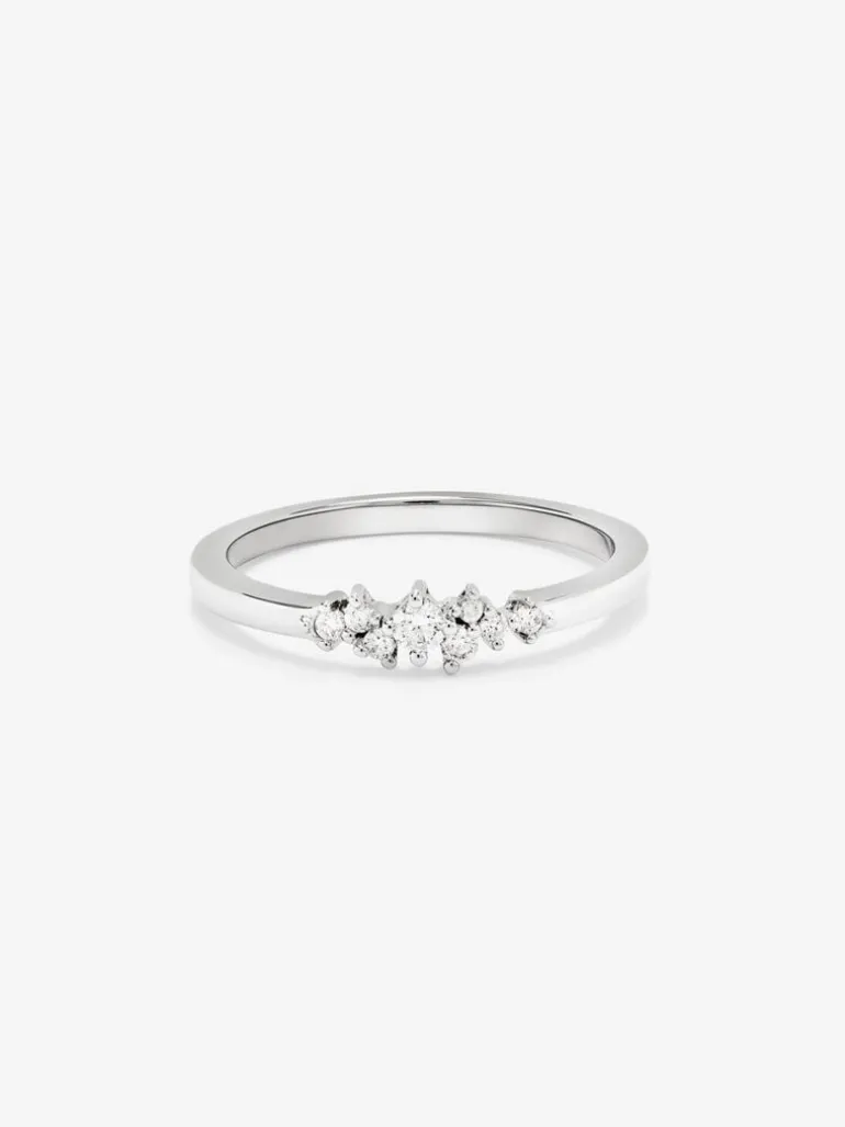 Anillo de oro blanco de 18K con 8 diamantes en talla brillante con un total de 0,1 cts