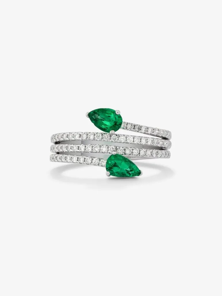 Anillo de oro blanco de 18k con esmeralda 0,61cts y diamantes 1,51cts