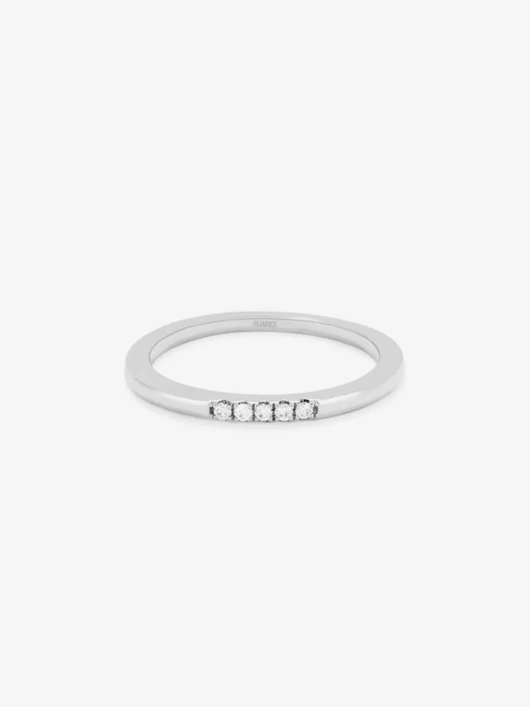 Anillo de oro blanco de 18K con 5 diamantes en talla brillante con un total de 0,05 cts