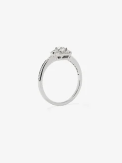 Anillo de oro blanco de 18K con diamante central en talla brillante de 0,5 cts y orla y brazo de 32 diamantes en talla brillante con un total de 0,32 cts