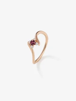 Anillo de oro rosa de 18K con rubí en talla brillante de 0,14 y 4 diamantes en talla brillante con un total de 0,08 cts