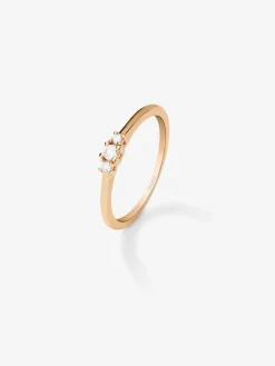 Anillo de oro rosa de 18K con 3 diamantes en talla brillante con un total de 0,11 cts