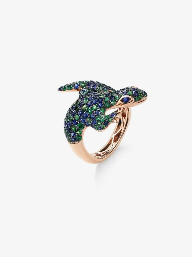 Anillo de oro rosa de 18K con 79 tsavoritas en talla brillante con un total de 1,35 cts y 81 zafiros azules en talla brillante con un total de 1,35 cts con forma de salamandra