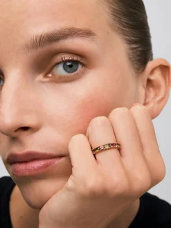 Anillo de oro rosa de 18K con 8 turmalinas multicolor en talla brillante