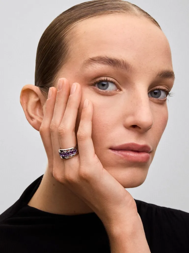 Anillo de plata 925 con pavé de amatistas moradas en talla brillante