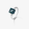 Anillo de plata 925 con topacio azul london en talla esmeralda de 3,74 cts y 2 diamantes en talla brillante con un total de 0,09 cts