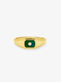 Anillo de sello pequeño de oro amarillo de 18K con malaquita verde de 0,2 cts y diamante en talla brillante de 0,01 cts
