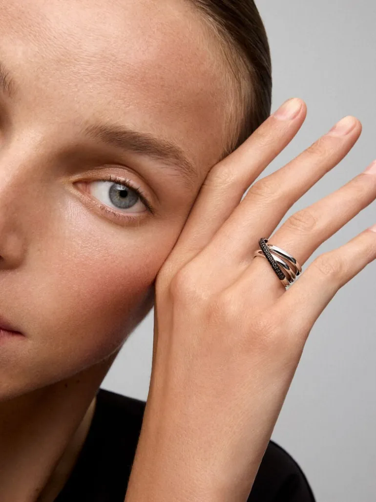 Anillo multibrazo cruzado de plata 925 con espinelas negras en talla brillante