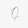 Anillo solitario de compromiso de oro blanco de 18K con diamantes
