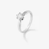 Anillo solitario de compromiso de oro blanco de 18K con diamante central de 0,7 quilates