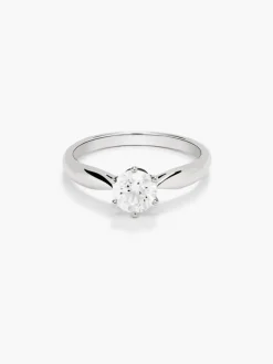 Anillo solitario de compromiso de oro blanco de 18K con diamante central de 0,5 quilates