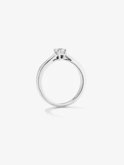 Anillo solitario de compromiso de oro blanco de 18K con diamantes