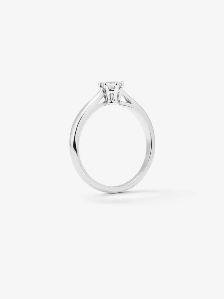 Anillo solitario de compromiso de oro blanco de 18K con diamante central de 0,3 quilates