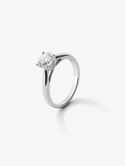 Anillo solitario de oro blanco de 18K con diamante en talla brillante de 1 cts