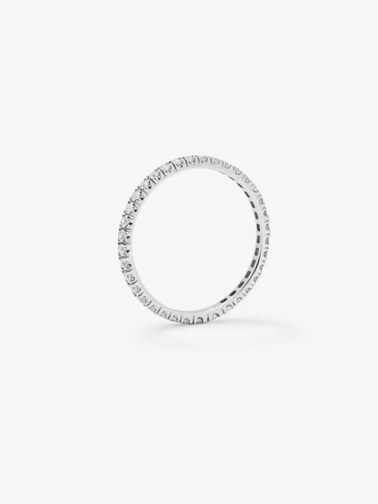 Anillo solitario de oro blanco de 18K con diamantes en talla brillante de 0,73 cts