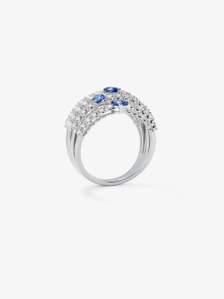Anillo tú y yo de oro blanco de 18K con 5 zafiros azules en talla pera con un total de 1,13 cts y 60 diamantes en talla brillante con un total de 1 cts