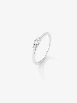 Anillo tresillo de oro blanco de 18K con diamantes