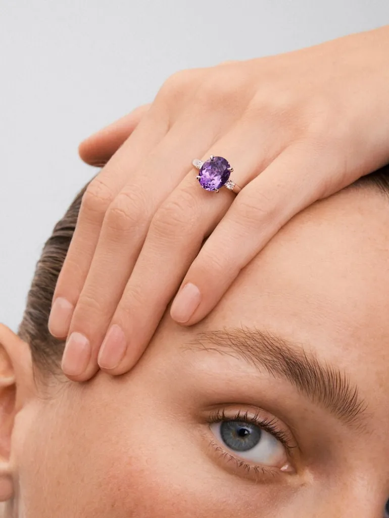 Anillo tresillo de plata 925 con amatista y diamantes