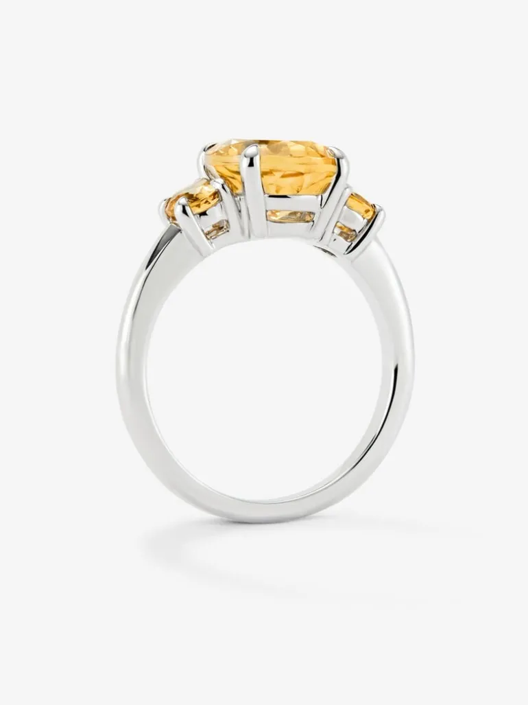 Anillo tresillo de plata 925 con 3 cuarzos citrinos en talla oval con un total de 3,14 cts