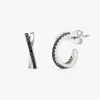 Aros cruzados de plata 925 con espinelas negras en talla brillante de 0,32 cts