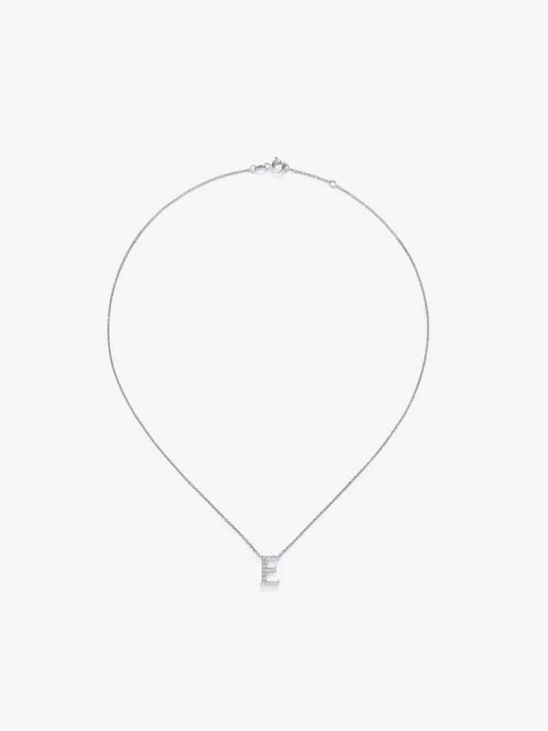 Colgante cadena con inicial de oro blanco de 18K y diamantes