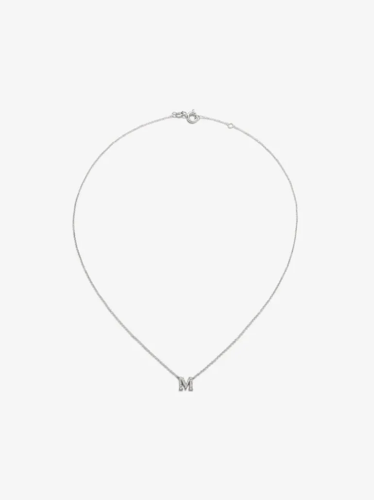 Colgante cadena con inicial pequeña de oro blanco de 18K y diamantes