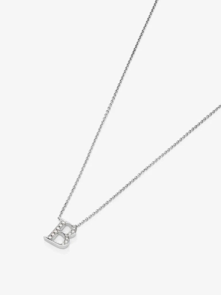Colgante cadena con inicial de oro blanco de 18K y diamantes