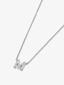 Colgante cadena con inicial pequeña de oro blanco de 18K y diamantes