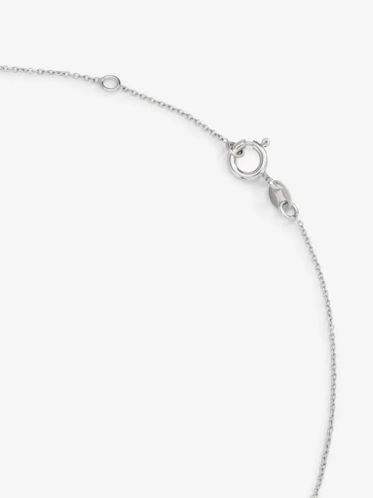Colgante cadena con inicial de oro blanco de 18K y diamantes