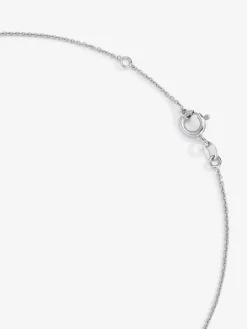 Colgante cadena con inicial de oro blanco de 18K y diamantes