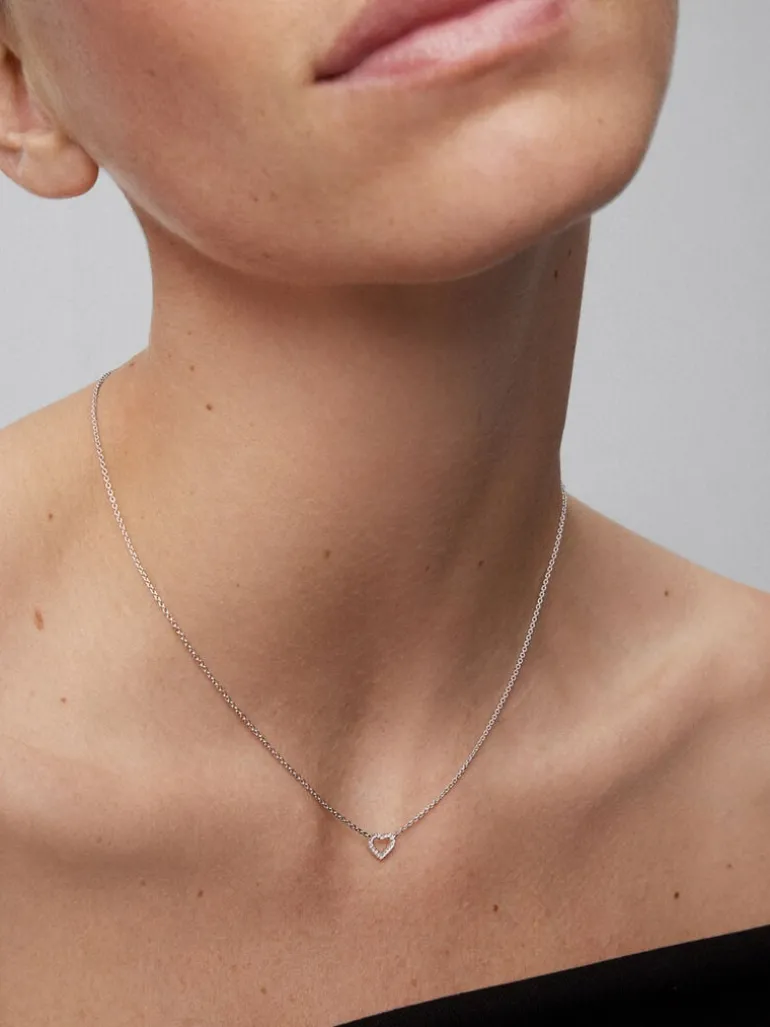 Colgante cadena corazón de oro blanco de 18K y diamantes