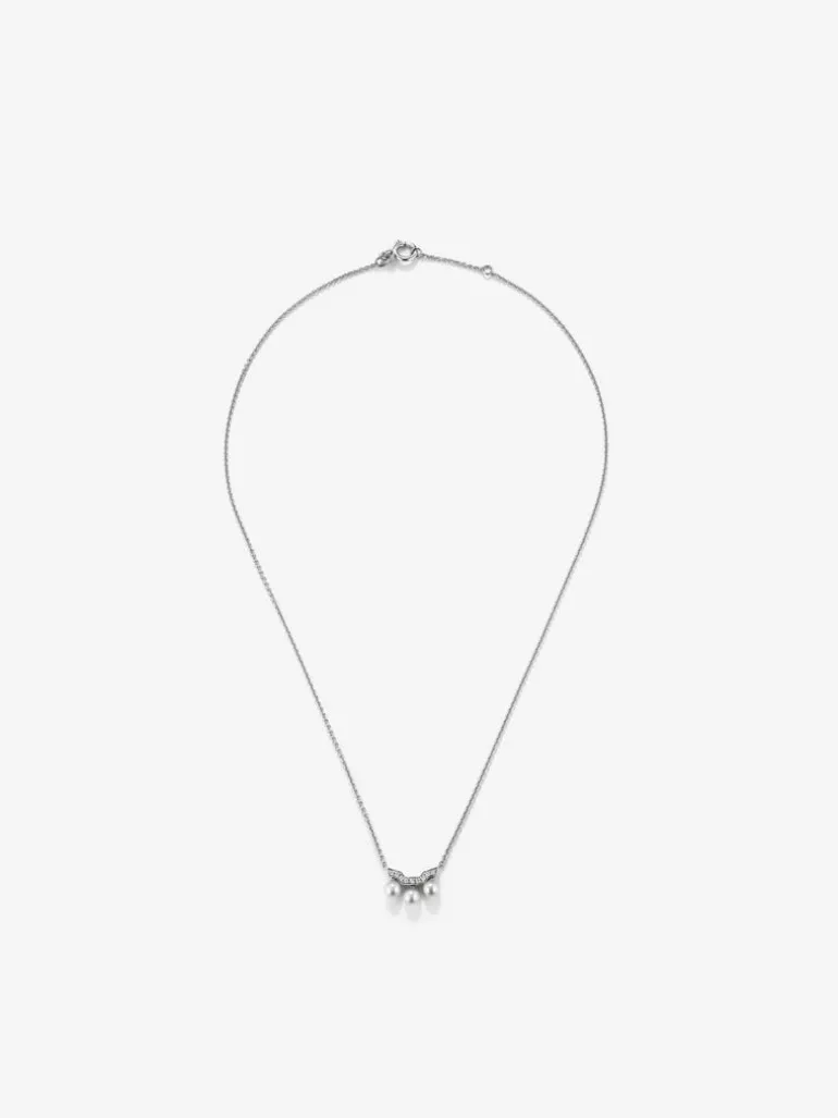 Colgante cadena de oro blanco de 18k con tres perlas Akoya y diamantes