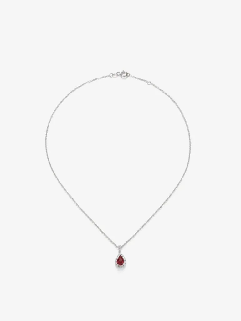 Colgante de oro blanco de 18K con rubí rojo intenso en talla pera de 0,88 cts y diamantes 0,48 cts