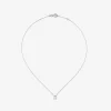 Colgante de oro blanco de 18K con letra D y 14 diamantes en talla brillante con un total de 0,041 cts