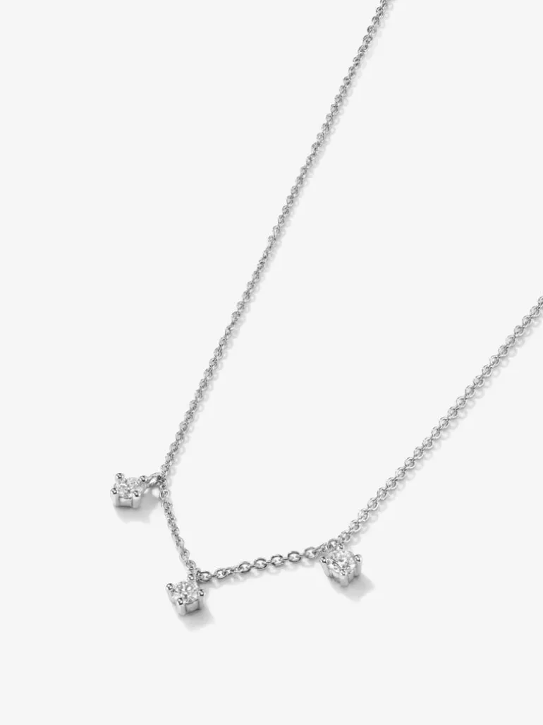 Colgante de oro blanco de 18K con diamantes en talla brillante de 0,33 cts