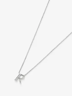 Colgante de oro blanco de 18K con letra R y 14 diamantes en talla brillante con un total de 0,07 cts