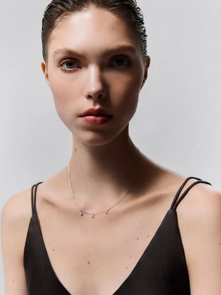 Colgante de oro blanco de 18K con diamantes en talla brillante de 0,33 cts