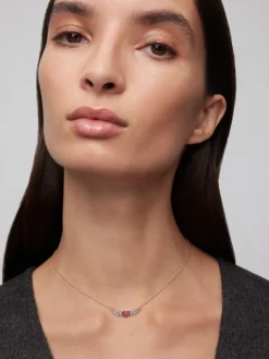 Colgante de oro blanco y oro rosa de 18kt con diamantes y zafiros