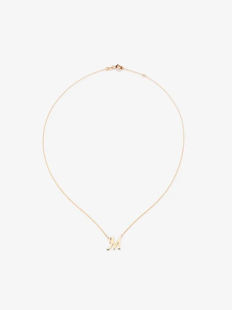 Colgante de oro rosa de 18K con letra M