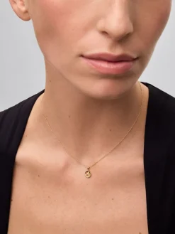 Colgante de oro rosa de 18K con forma de estrella y diamante de 0,01 cts