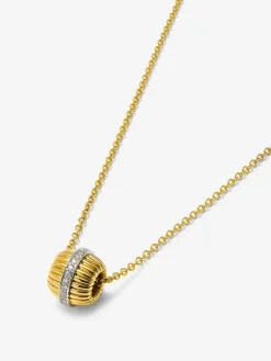 Colgante gallonado de oro blanco y amarillo de 18K con pavé de diamantes en talla brillante con un total de 0,19 cts