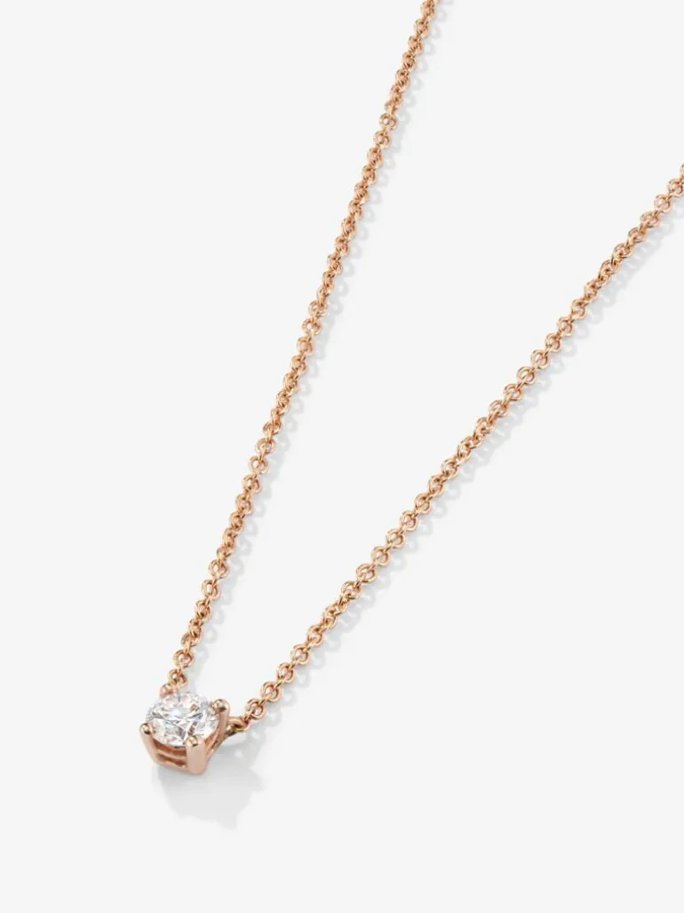 Colgante solitario de oro rosa de 18K con diamante en talla brillante de 0,15 cts
